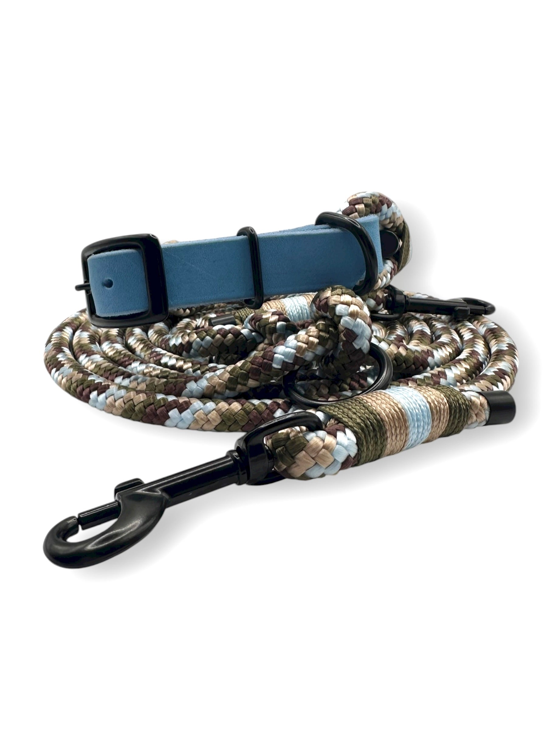 Hundeset bestehend aus Leine und Halsband aus 10mm starken Tau Tundra. Herbstliche Farben: Grün, Braun, Beige und Blau. Mit Schwarzen Karabinern und O-Ringen. rückansicht