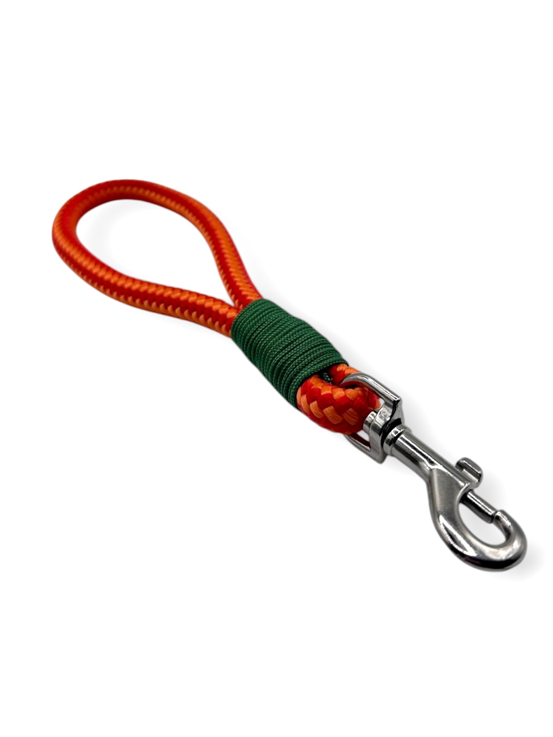 Kurzführer für Hunde aus Tau in orange mit rot und grüner Umwicklung. Tau 10mm stark. Silberne Karabiner 