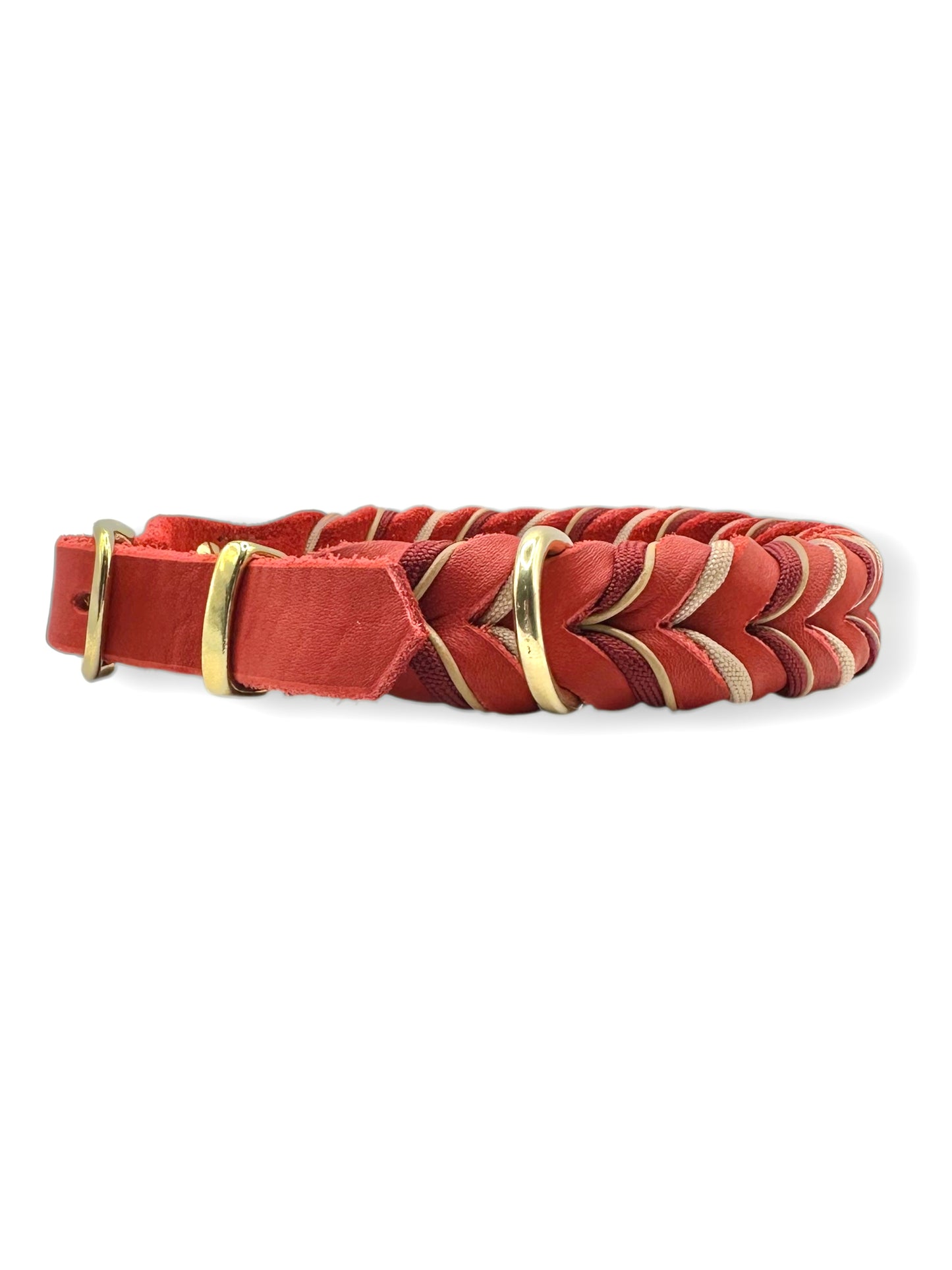 Hundehalsband aus Leder in rot mit beigen und goldenen Details. In verschiedenen Breiten erhältlich, somit geeignet für jede Hundegröße.