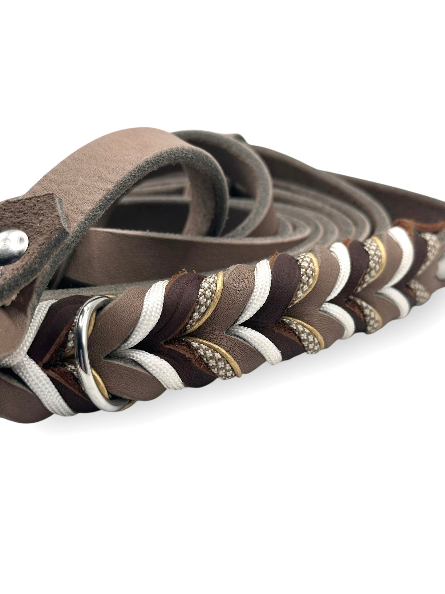Lederleine für Hunde in braun geflochtene Hundeleine. Farben: Braun und Schlamm mit Details aus Paracord. Anpassbar an jede Hundegröße. Perfektes Weihnachtsgeschenk 