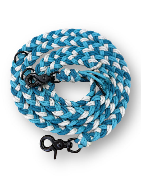 Hundeleine geflochten aus Paracord in den Farben caribbean blau, neon turquoise und silber grau