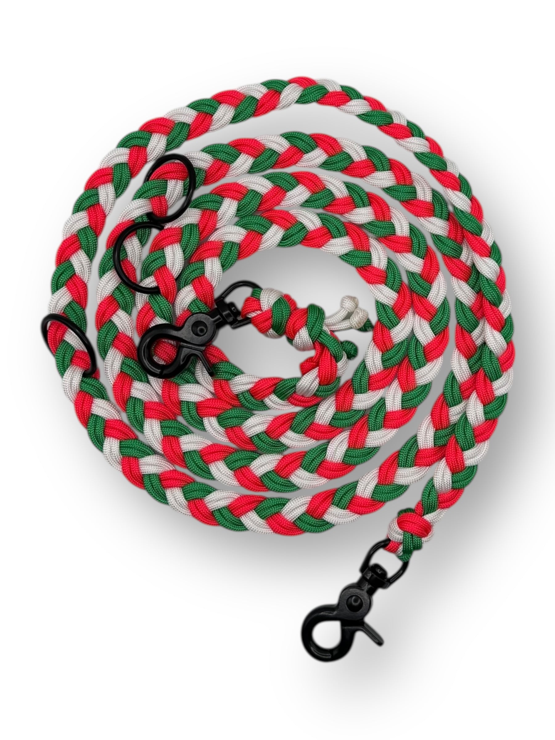 Paracordleine geflochten aus Tau in den Farben gruen pink und weiß. Mit schwarzen Beschlägen. Farbenfrohe individuell anpassbare Hundeleine.