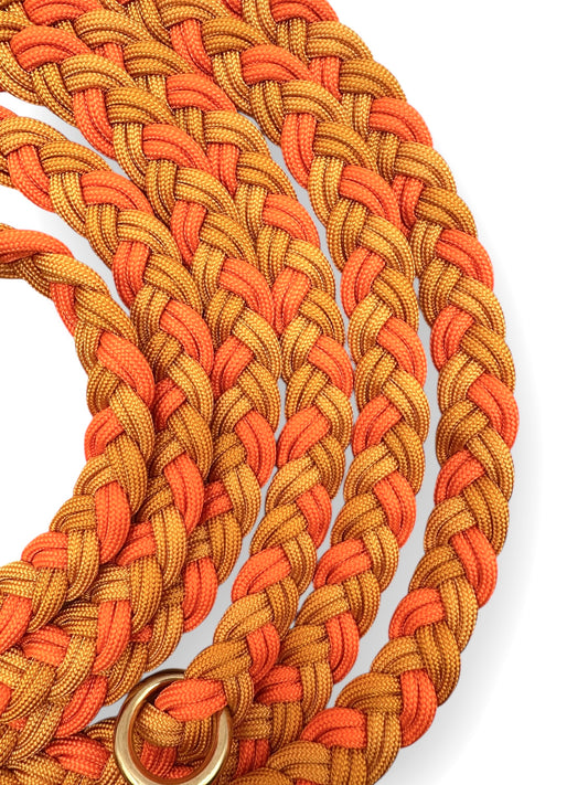 Paracordleine geflochtene Hundeleine in Halloween Optik orange. Herbstliche Farben: Apricot, Royal und Sunsetorange. Für alle Hunde geeignet, wird ans Gewicht angepasst.