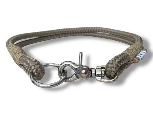 Tau-Halsband 10mm bestehend aus "Tan" Seil, "Grün Pepper & Mocca" Umwickelung
