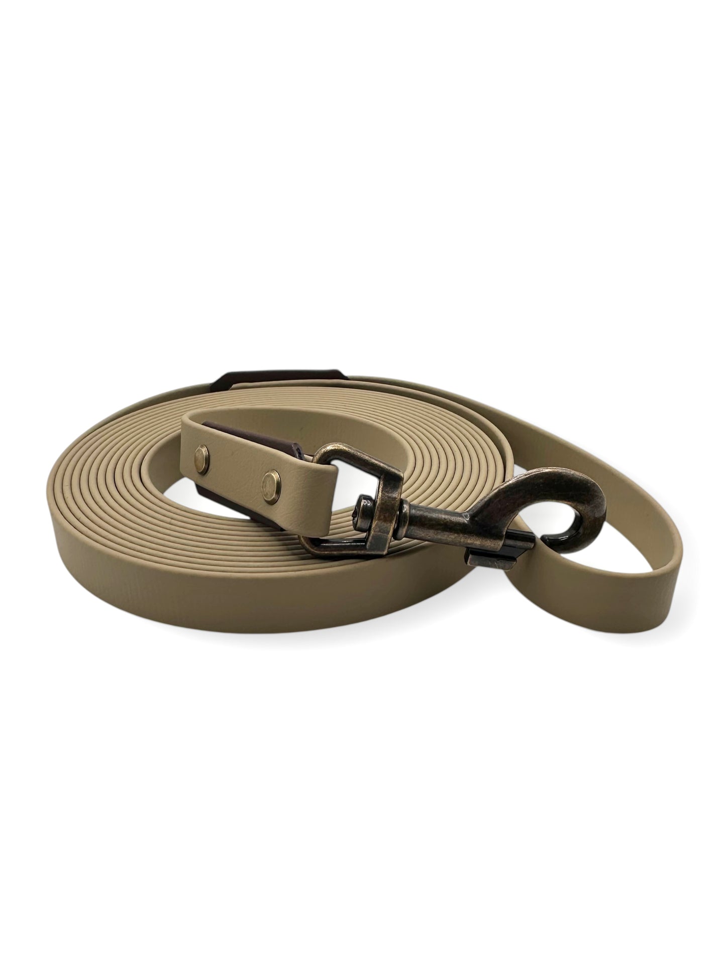 Schleppleine aus BioThane in beige. Länge zwischen 5 bis 20 m wählbar. Breite 16mm