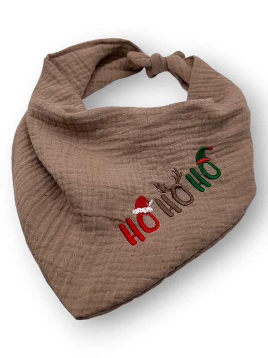 hundehalstuch aus 100% Baumwolle mit Weihnachtsmotiv ho ho ho. in verschiedenen Farben und Größen erhältlich