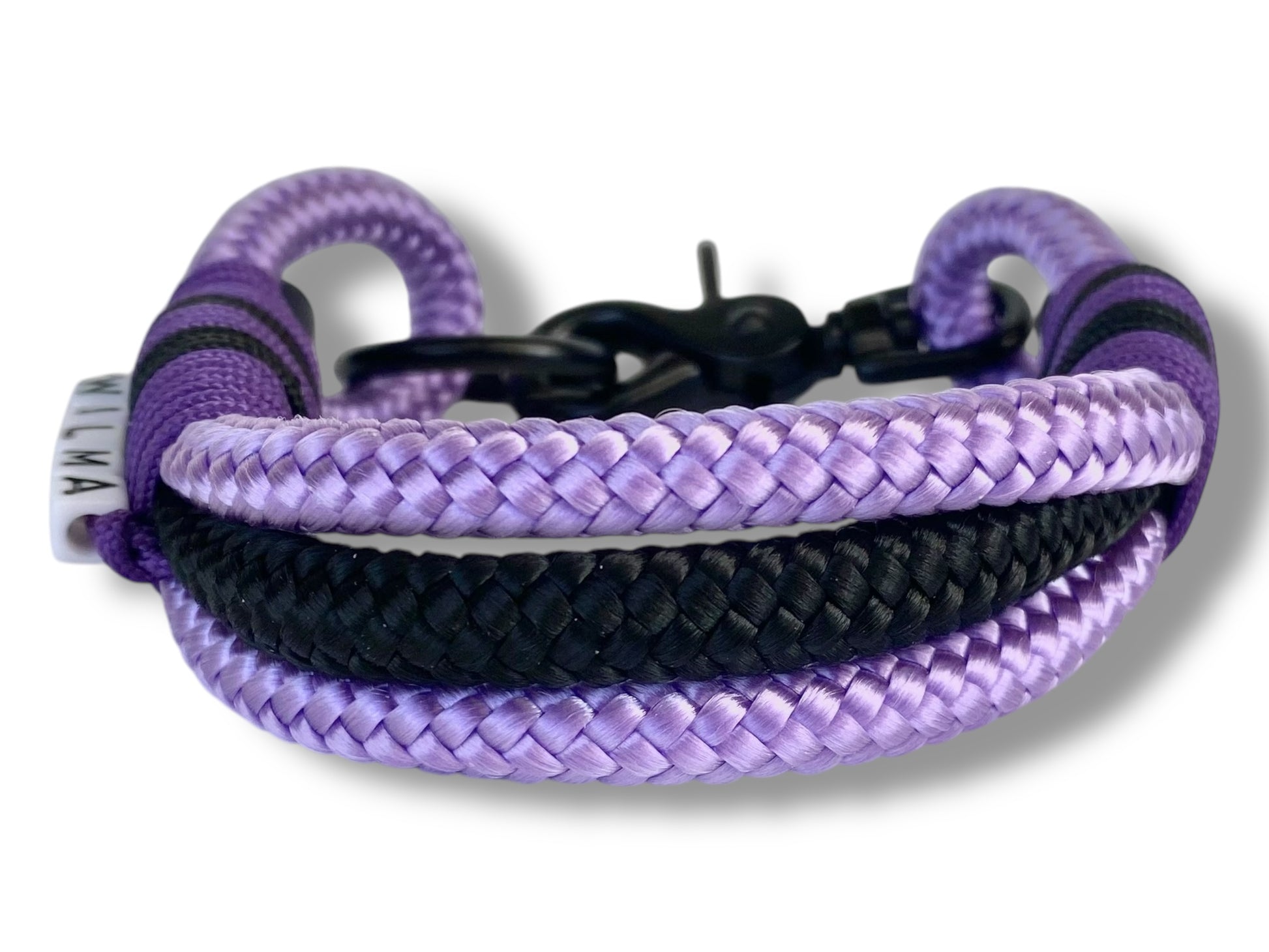 Handgefertigtes Tauset in Lila und Schwarz mit schwarzfarbenen Karabinern Detail Halsband hinten